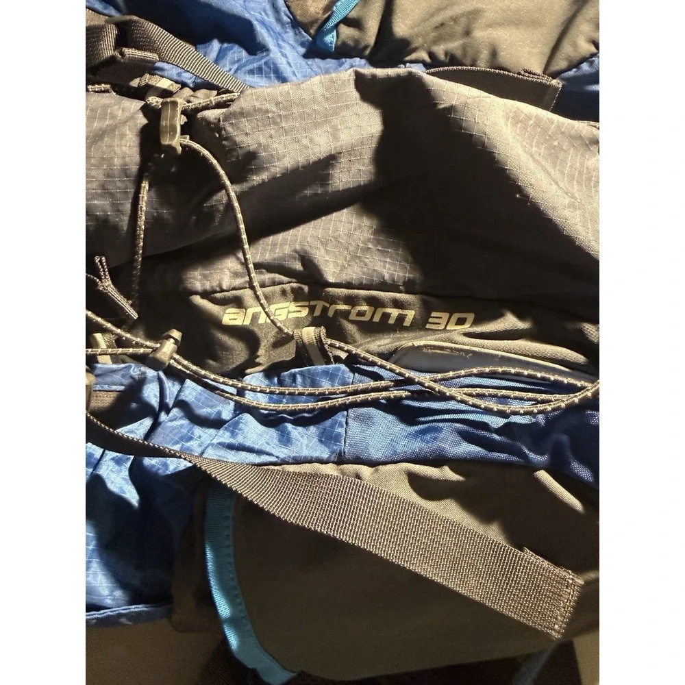 The North Face Angstrom 30 Backpack Blue Gray Hiking Daypack